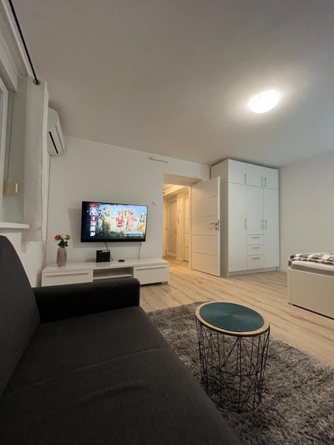 Apartment Vbk Osijek Exteriör bild